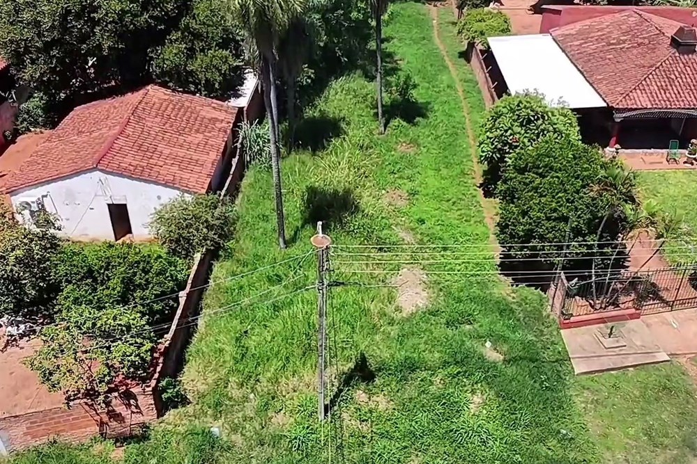 Terreno à venda em Mbokajaty, Ñemby, 940 m²