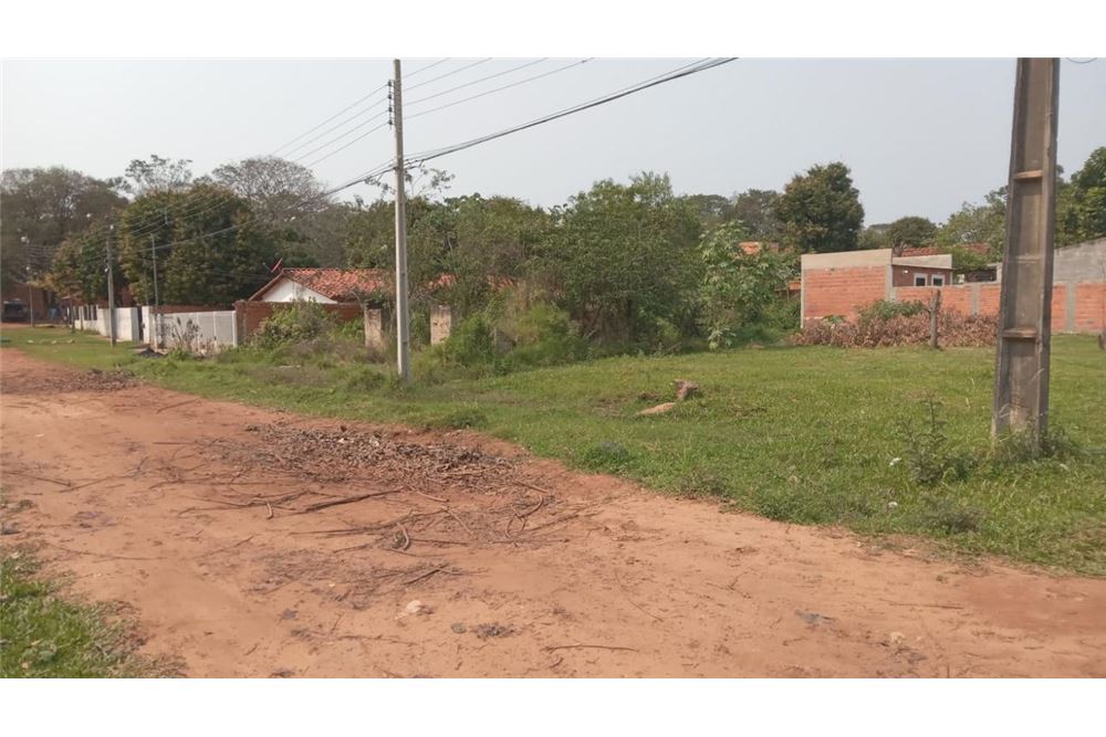 Terreno à venda em Montaña Alta, Limpio