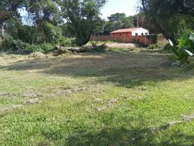 Terreno à venda em Mora Kue, Luque, 480 m²