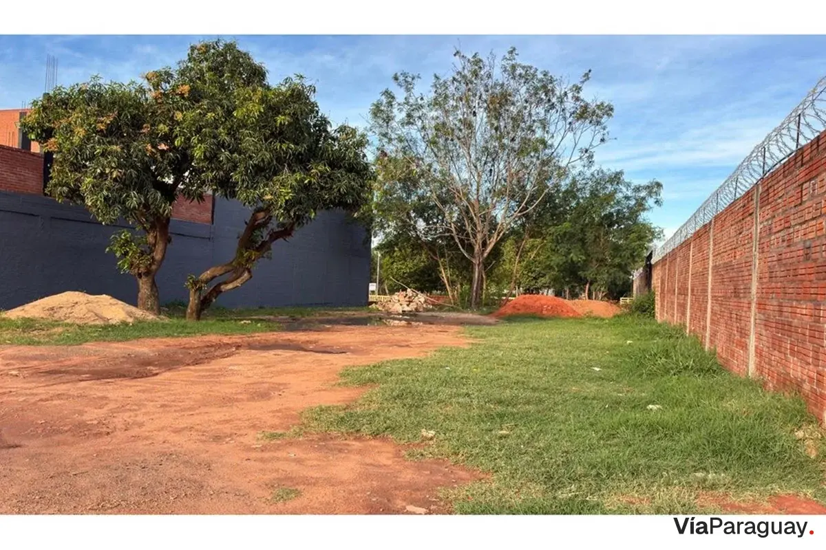 Terreno en venta en Mora Kue, Luque