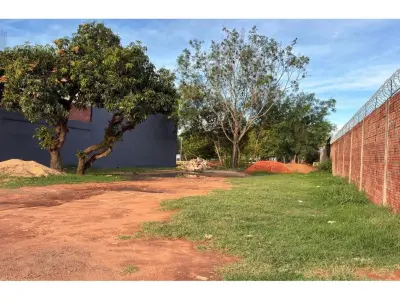 Terreno en venta en Mora Kue, Luque