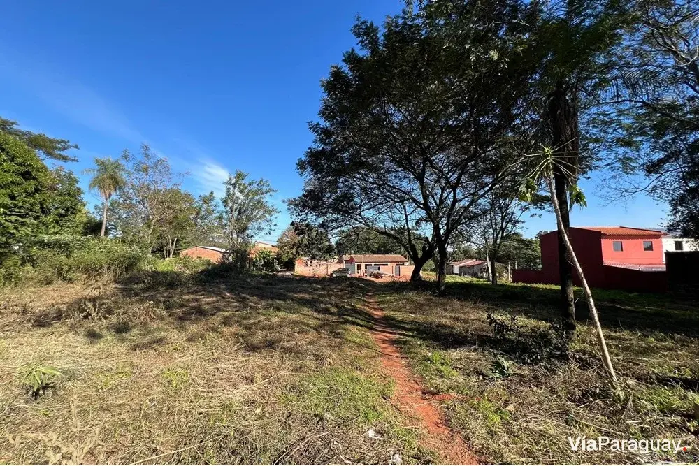 Terreno à venda em Ñemby de 1.040 m²