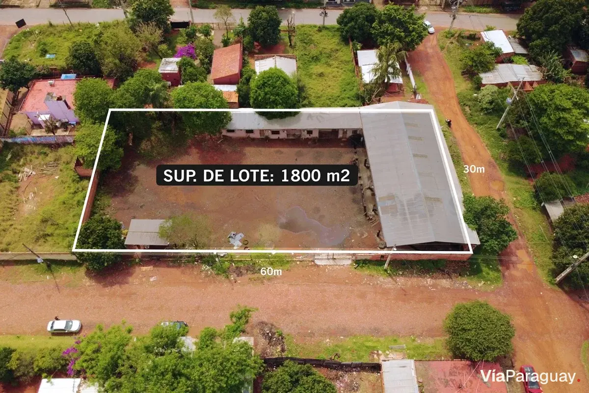 Terreno en venta en Ñemby de 1.800 m² en esquina