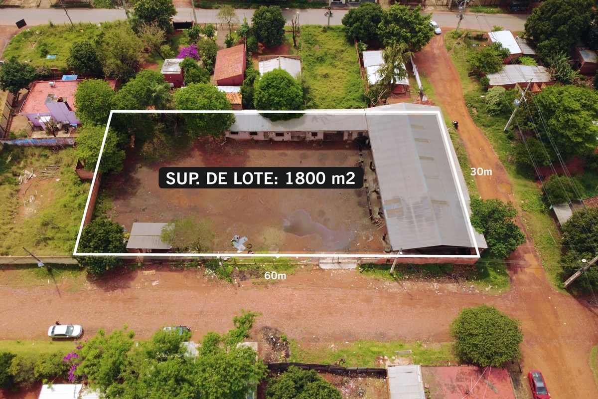 Terreno en venta en Ñemby de 1.800 m² en esquina