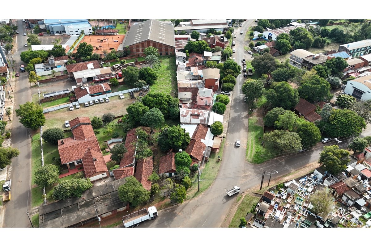 Terreno à venda em Padre Bolik, Encarnação