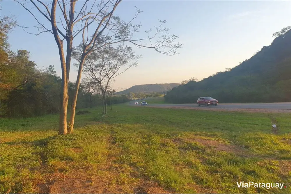 Terreno à venda em Paraguarí, região do Cerro
