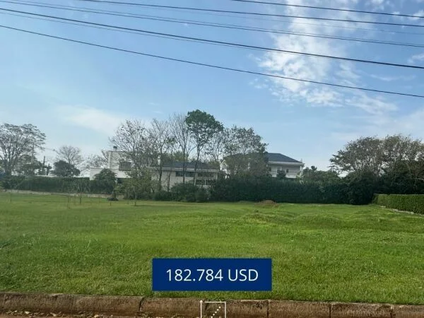Land for Sale in Paraná Country Club, Hernandarias – 1,000 m²