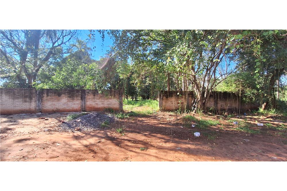 Terreno à venda em Primer Barrio, Luque