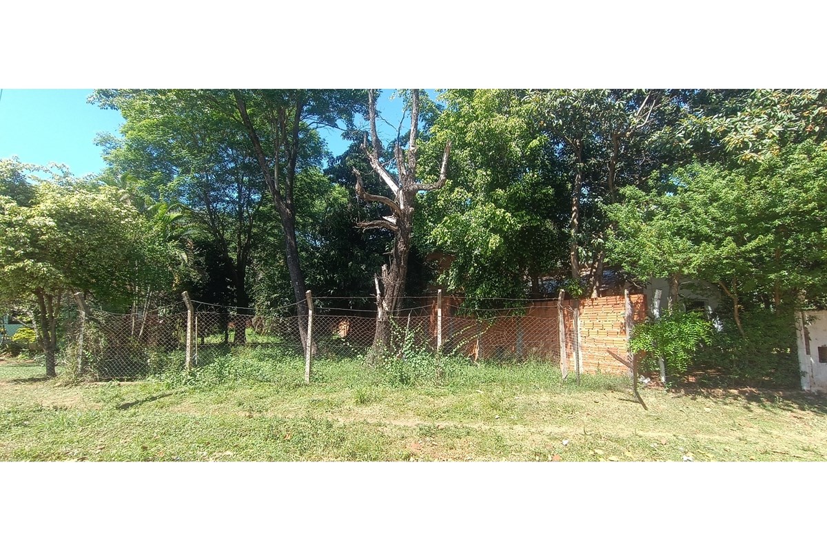 Terreno à venda em San Antonio, bairro Acosta Ñu