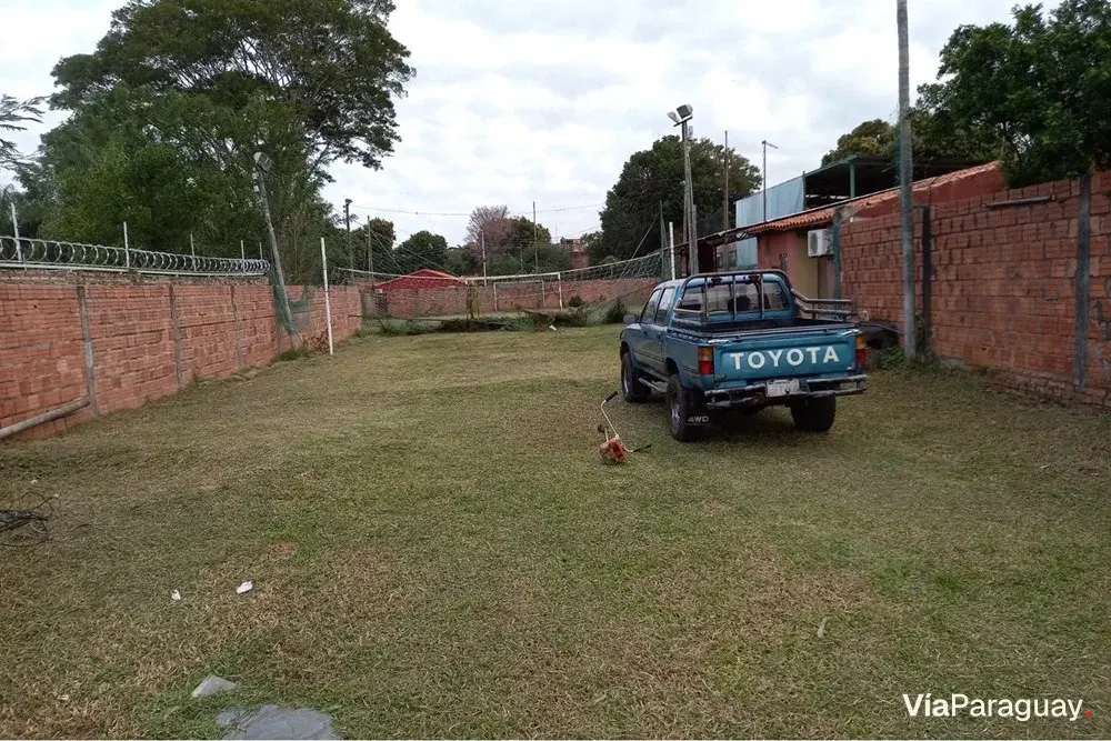 Terreno à venda em San Lorenzo, 1.275 m²