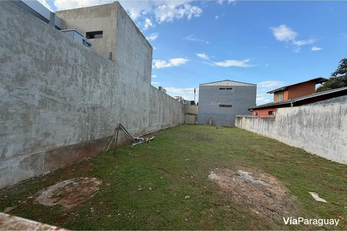 Terreno en venta en San Lorenzo, eje comercial