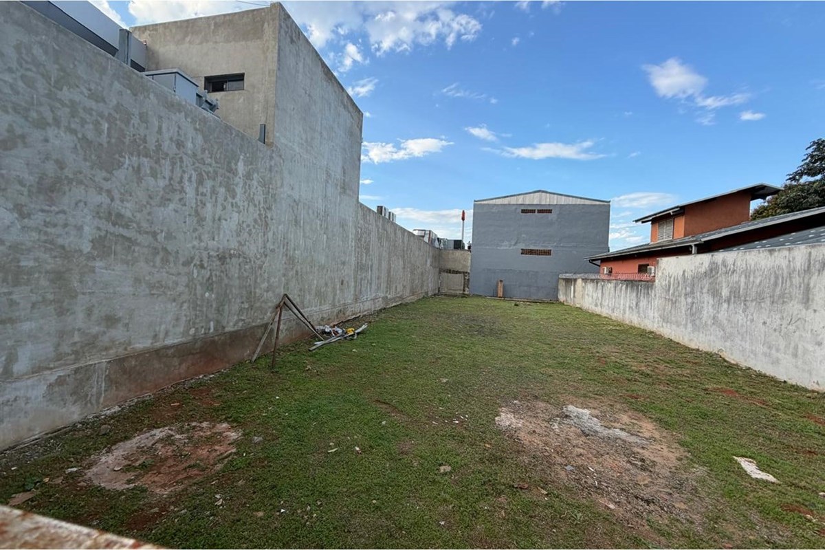 Terreno en venta en San Lorenzo, eje comercial