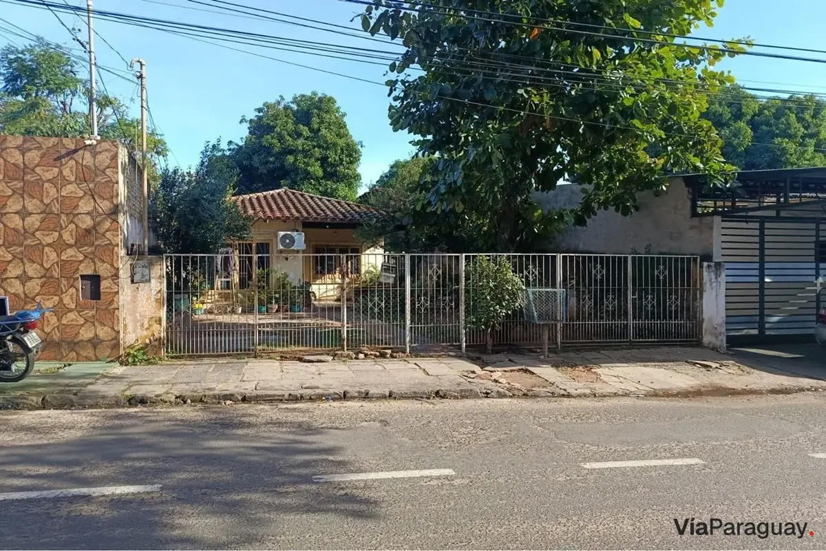 Terreno à venda em San Lorenzo, região Parque 14 1/2