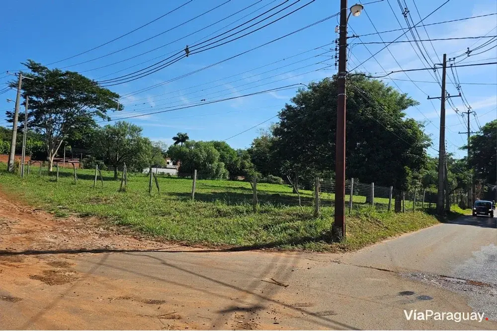 Terreno à venda em San Lorenzo, região do Shopping Pinedo