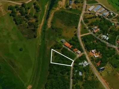 Terreno à venda em Surubí-i, Mariano Roque Alonso