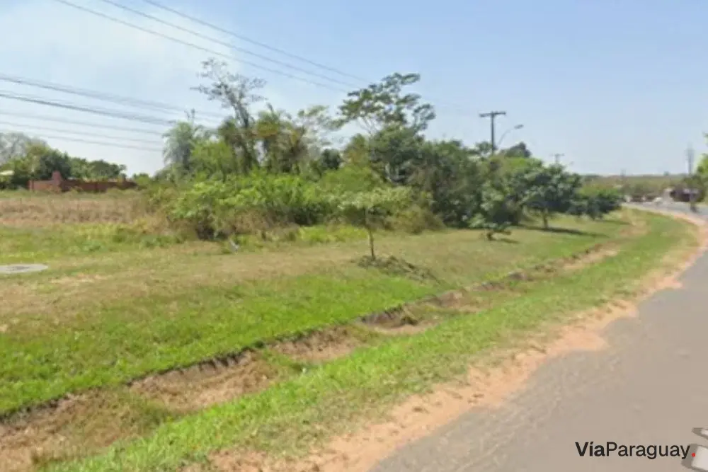 Terreno à venda em Villeta, 634 m² sobre asfalto