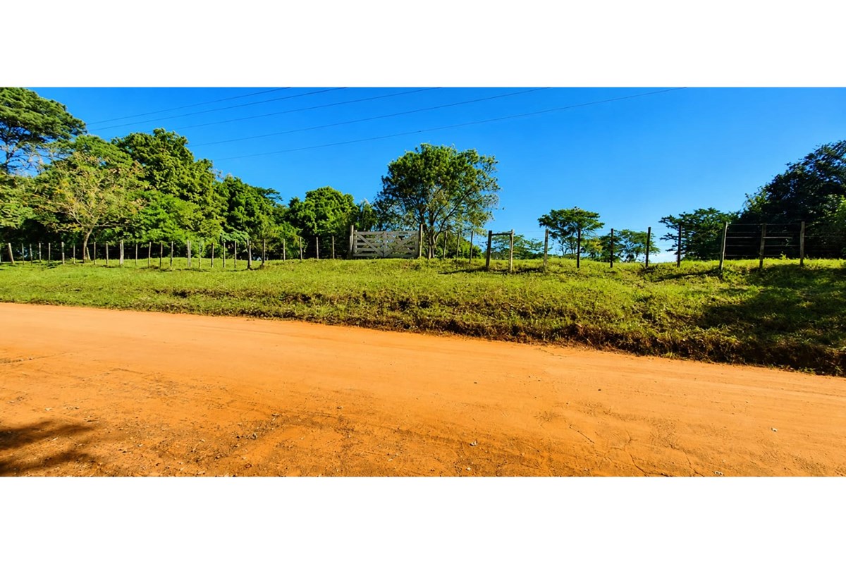 Terreno à venda em Yaguarón, Paraguarí