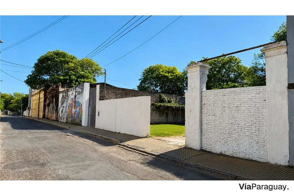 Terreno en venta junto al Centro Cultural Paraguayo Americano
