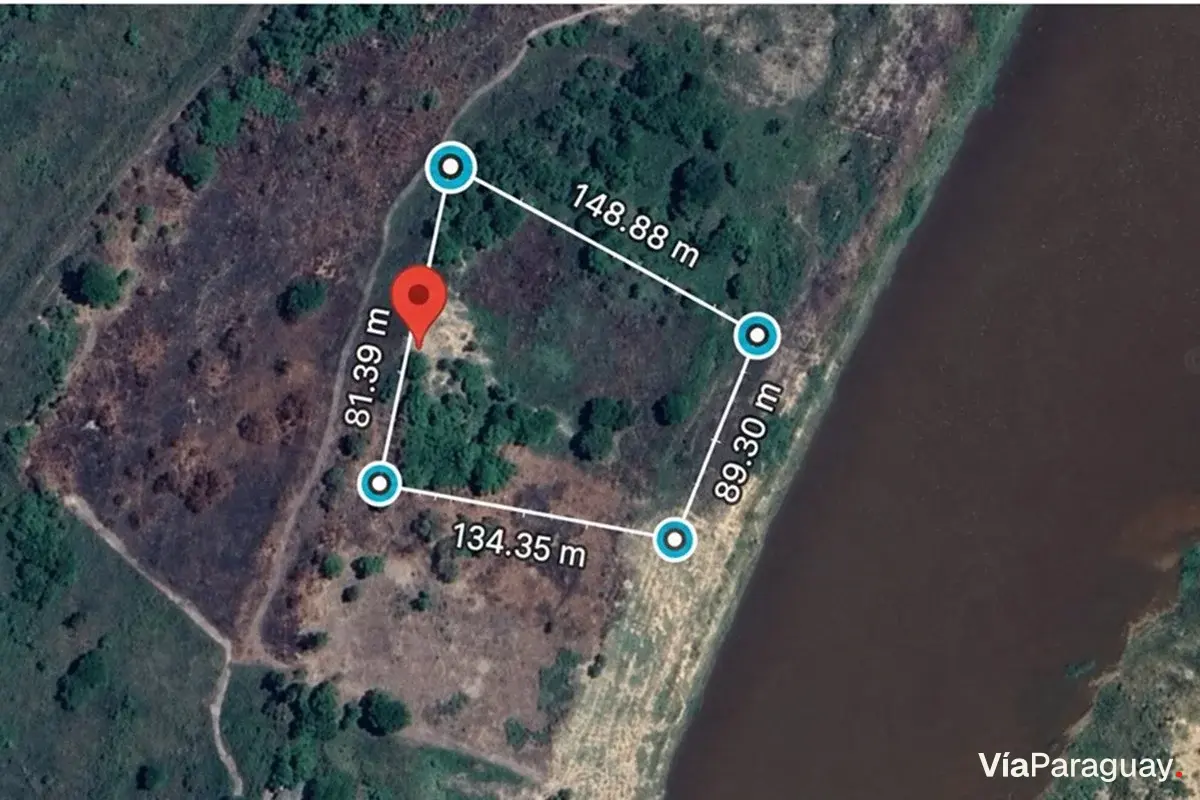 Terreno à venda junto ao rio Paraguai em Nanawa