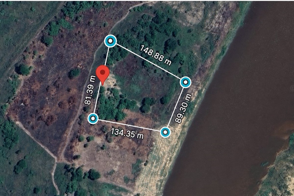 Terreno à venda junto ao rio Paraguai em Nanawa