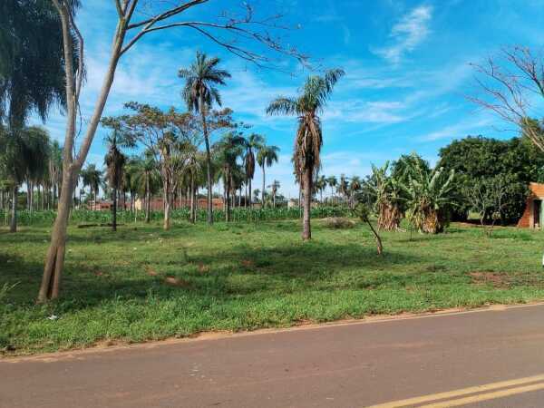 Terreno en venta sobre asfalto en J. Augusto Saldívar, Central