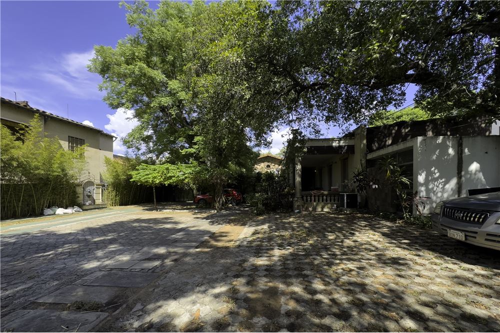 Land for sale on Av. Colón, La Encarnación