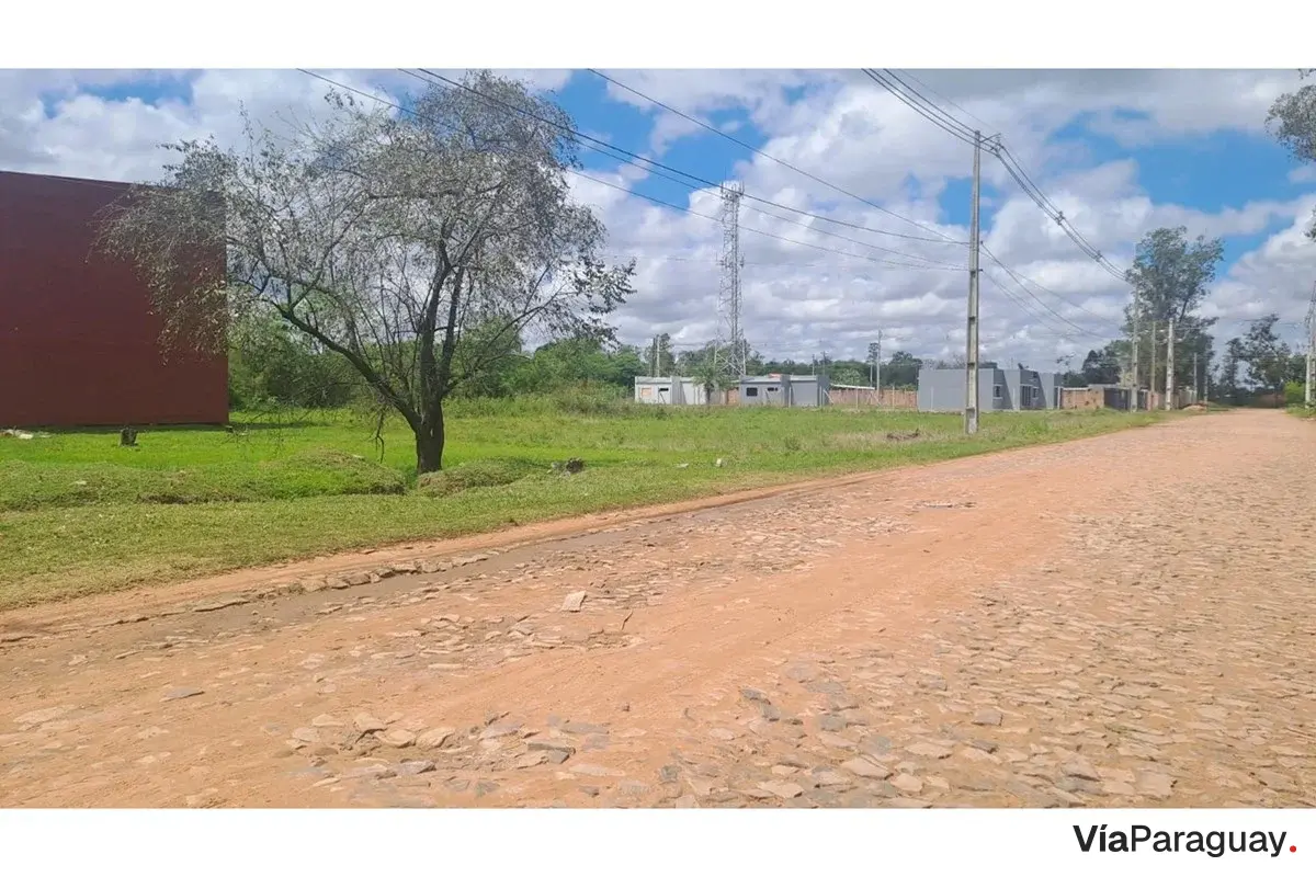 Terreno en venta sobre Avda. Costa Azul, Limpio