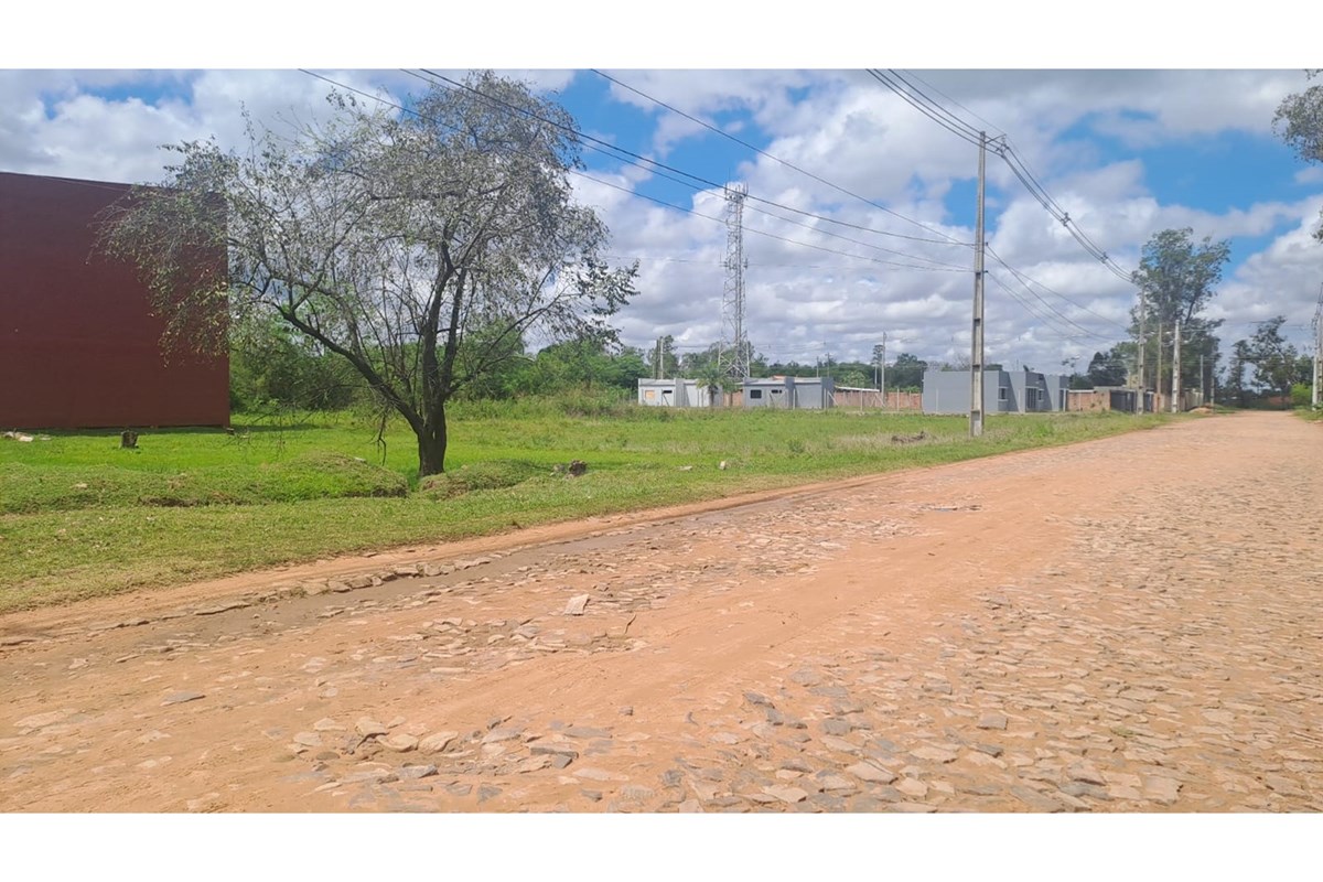 Terreno en venta sobre Avda. Costa Azul, Limpio