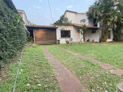 Terreno à venda na Avda. Gral Santos, Pinoza