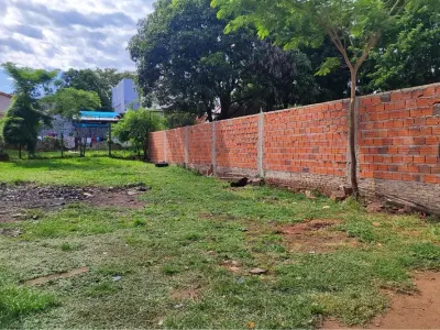 Terreno à venda sobre avenida em San Lorenzo, Central