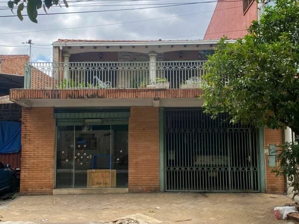 Terreno en venta sobre Bruno Guggiari, Asunción — 217 m² con construcción