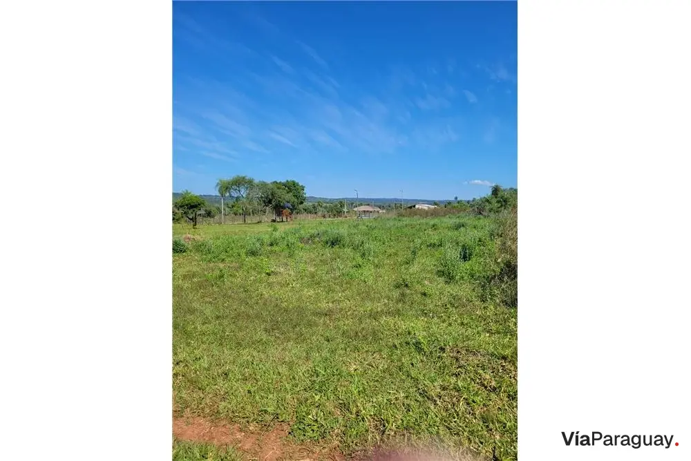 Terreno titulado de 1.400 m² à venda em Piribebuy