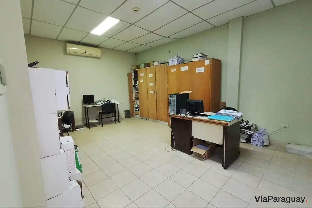 Terreno e edifício comercial à venda na Avda. Artigas