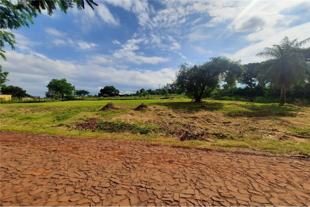 Terrenos de esquina à venda em San Pedro, Encarnação