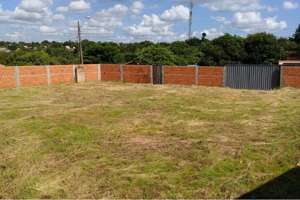 Land for sale with house on a corner in San Estanislao