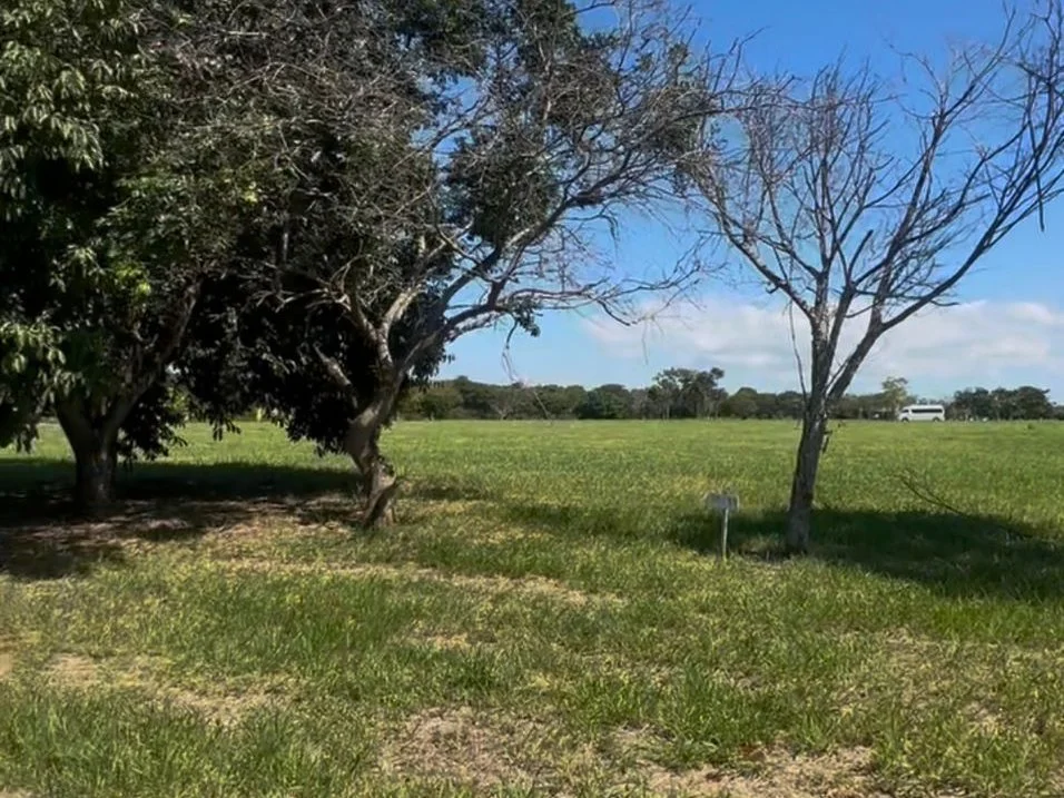 Terrenos à venda no Condomínio Santa Elena, Hernandarias