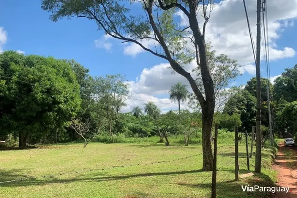 Dois terrenos à venda em Hugua Potí, Itauguá