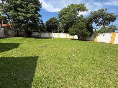 Terrenos à venda em Luque, bairro Molino
