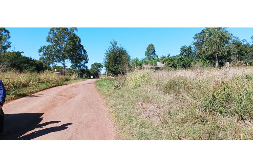 Land for sale in Santa María Santillán, Encarnación
