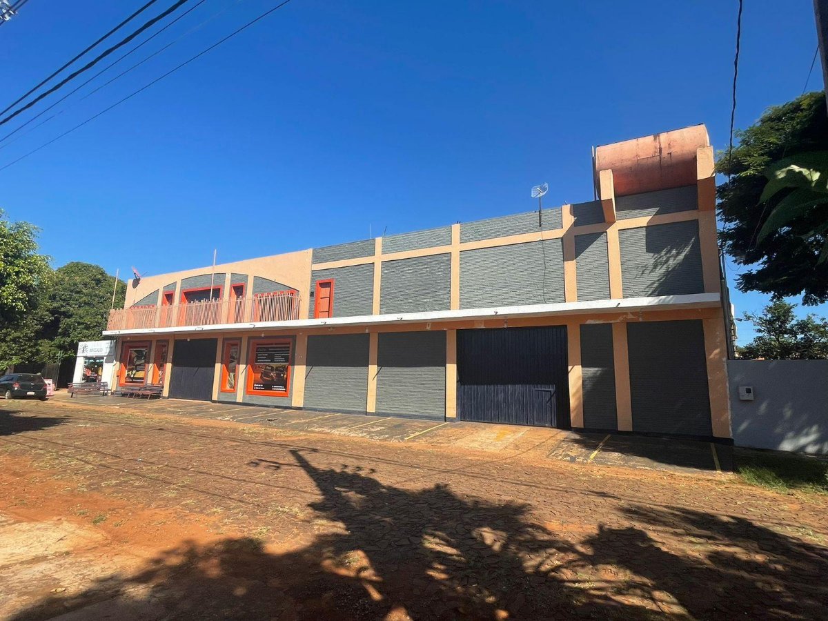 Tinglado comercial de 976 m² en Santa Ana, Ciudad del Este