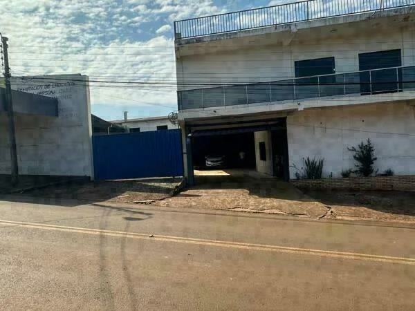 Galpão com escritórios e apartamento à venda — Km 6, Ciudad del Este