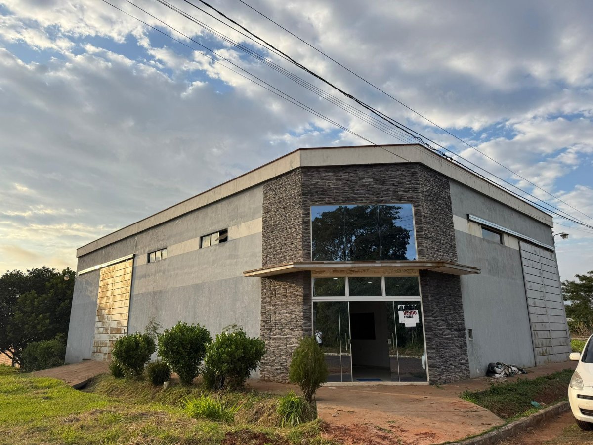 Tinglado en esquina en venta en Col. Gasory, Salto del Guairá