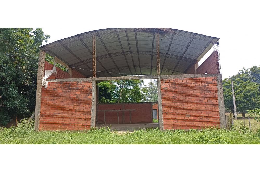 Tinglado en venta en el centro de Tañaraindy, San Ignacio