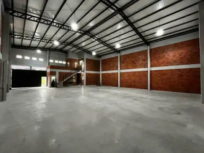 Warehouse for Sale in Mariano Roque Alonso – 400 m², Fully Equipped