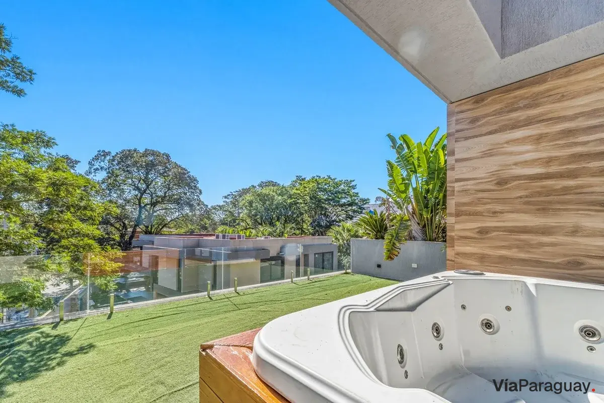 Triplex for sale in Colinas del Yacht gated community, Lambaré