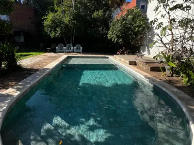Casa de 5 quartos para reformar no bairro Recoleta, Assunção