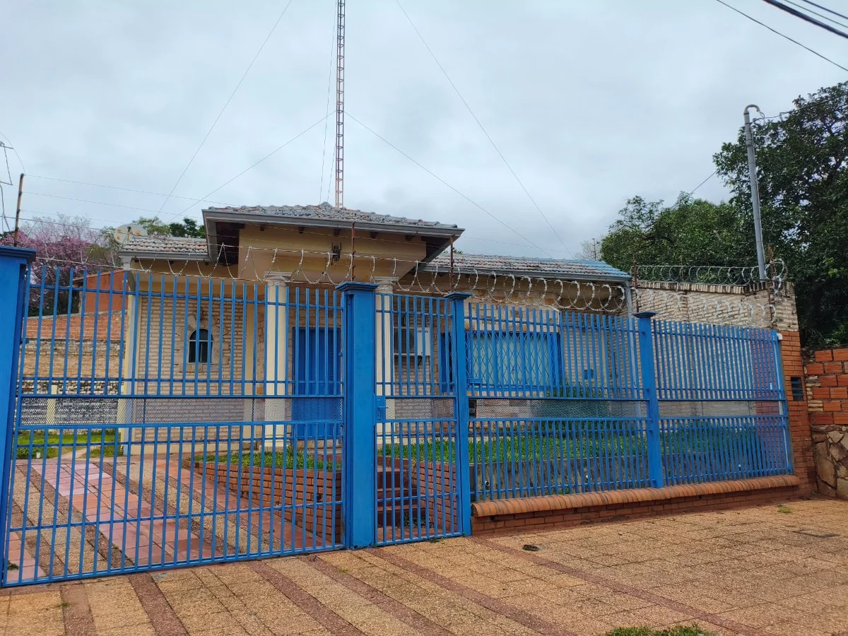 2-Bedroom Corner House in San Roque González, Lambaré