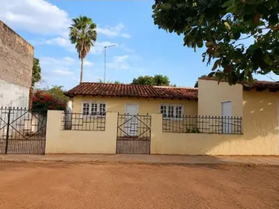 Casa com salão comercial no Bairro Anahí, San Lorenzo