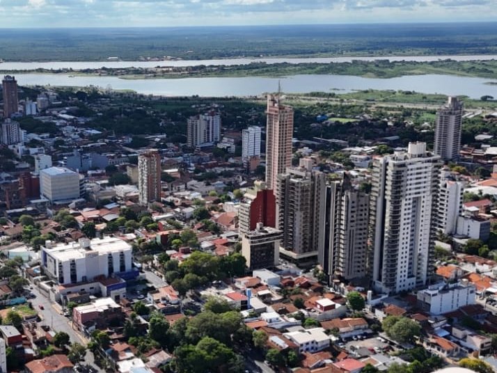 Casa em Terreno de 1.889 m² no Bairro San Roque, Assunção