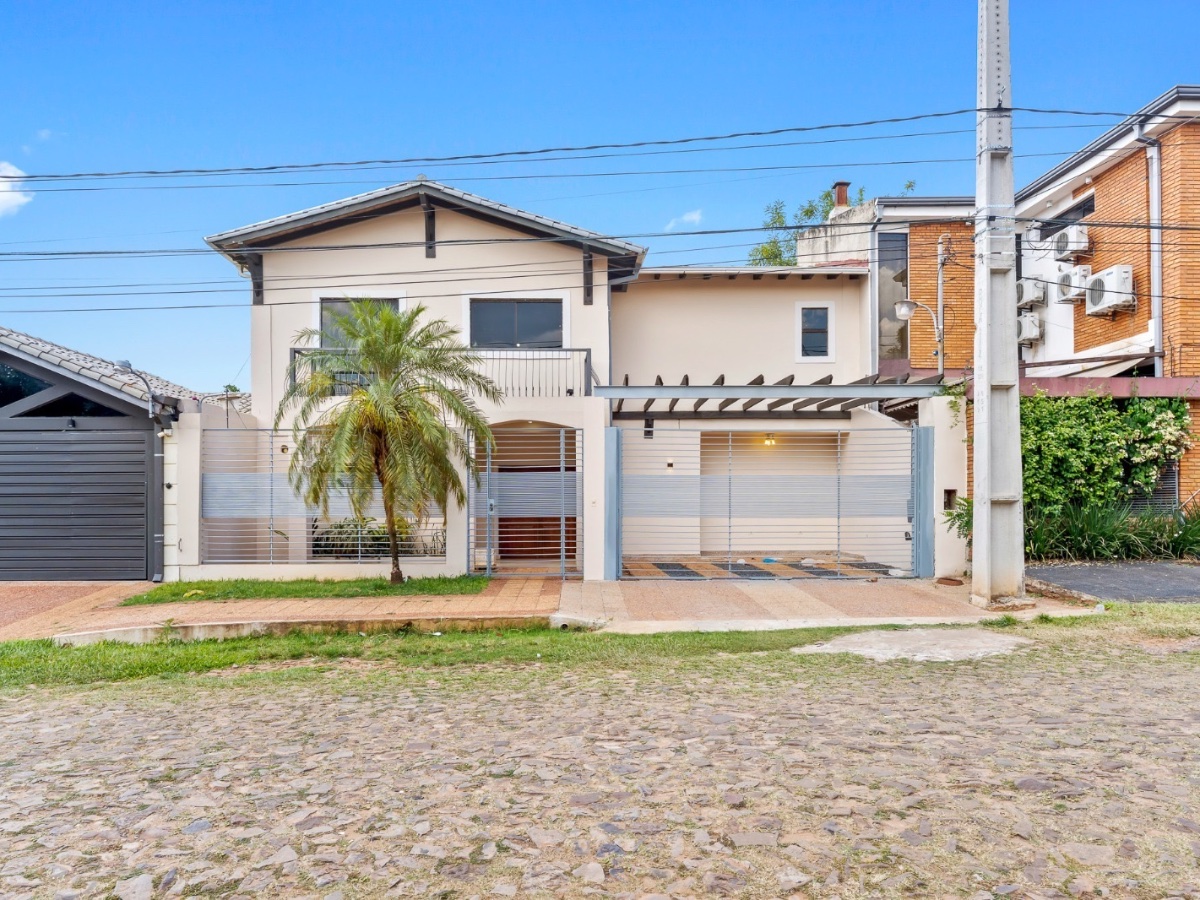 House for sale in Cuarto Barrio, Luque